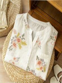 SHEIN Franclia Áo sơ mi nữ cổ chữ V tay ngắn cài khuy nửa thân có túi, in họa tiết hoa, thanh lịch, thích hợp cho mùa xuân, hè, thu và đông, phù hợp cho hẹn hò, trang phục công sở thanh lịch, áo kiểu đi nghỉ mát, trang phục công sở, trang phục thường ngày đa năng, toát lên vẻ duyên dáng, áo kiểu thanh lịch cho nữ đi biển, áo kiểu thường ngày cho nữ. - Màu be - Xem 6