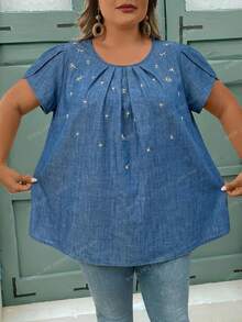 SHEIN CURVE+ 尺码 US22 适合音乐节、海滨度假、波西米亚风的加大码牛仔蓝印花西部风女装短袖衬衫，夏季女装，波西米亚风度假装，刺绣女式衬衫 - 藍色 - 查看 6