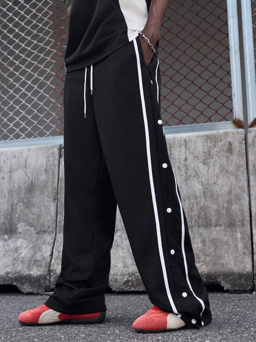 EVRINFINITE Men Contrast Tape Button Side Drawstring Waist Sweatpants - Black - View 1