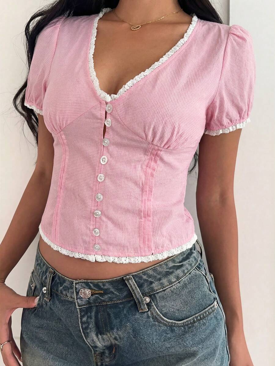 CovetEZ 粉色格子撞色蕾丝边短款花瓣袖单排扣休闲女式夏季衬衫 - 粉色 - 查看 1