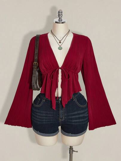 SHEIN ICON Blusa plisada de manga acampanada con cuello en V profundo, nudo delantero y corte cropped, en unicolor, estilo casual de vacaciones para mujer talla grande, primavera/otoño