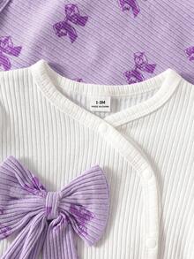 SHEIN 新生儿甜美风礼盒套装，包含带可爱蝴蝶结的上衣、帽子、裤子、袜子和毯子，全套少女风蝴蝶结设计 - 紫色 - 查看 7