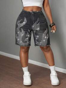 Slaydiva Women's Rhinestone Flame Pattern Frayed Hem Pocket Casual Bermuda Denim Shorts - Black - View 7