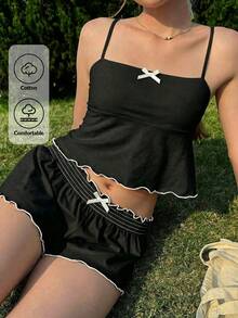 CovetEZ 两件套女士夏季休闲简约度假套装，黑色针织撞色滚边蝴蝶装饰吊带背心和短裤套装，黑色 - 黑色 - 查看 3