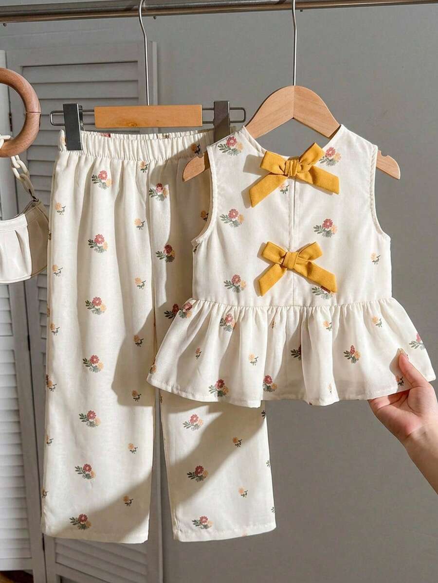 SHEIN 2pcs/Set Young Girl Ditsy Floral Sleeveless Tank Top & Loose Casual Pants Set,Kids - Apricot - View 1