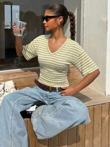 Muchica Áo thun nữ tay ngắn cổ chữ V kẻ sọc, dáng ôm, thích hợp mặc đi làm hàng ngày, hẹn hò, tụ họp, lễ tốt nghiệp và các dịp khác. - Nhiều màu - Xem 6