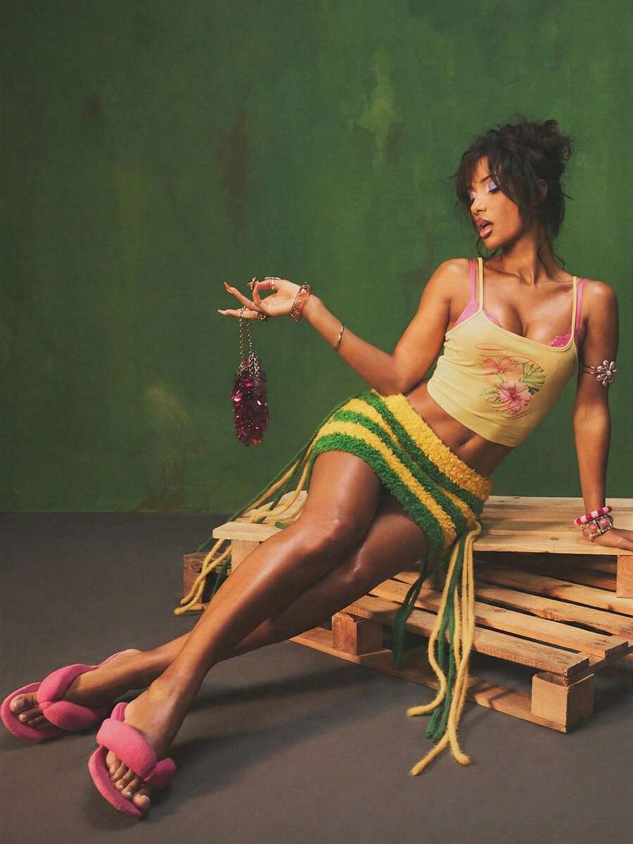 SUMWON WOMEN Minifalda con flecos y detalles de flecos asimétricos, estilo crochet a rayas, para festival, playa, fiesta de verano, vacaciones, estilo bohemio chic - Multicolor - Ver 1