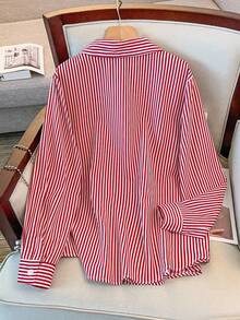 SHEIN CURVE+ 大码女式条纹单排扣休闲百搭日常衬衫 - 紅色 - 查看 2