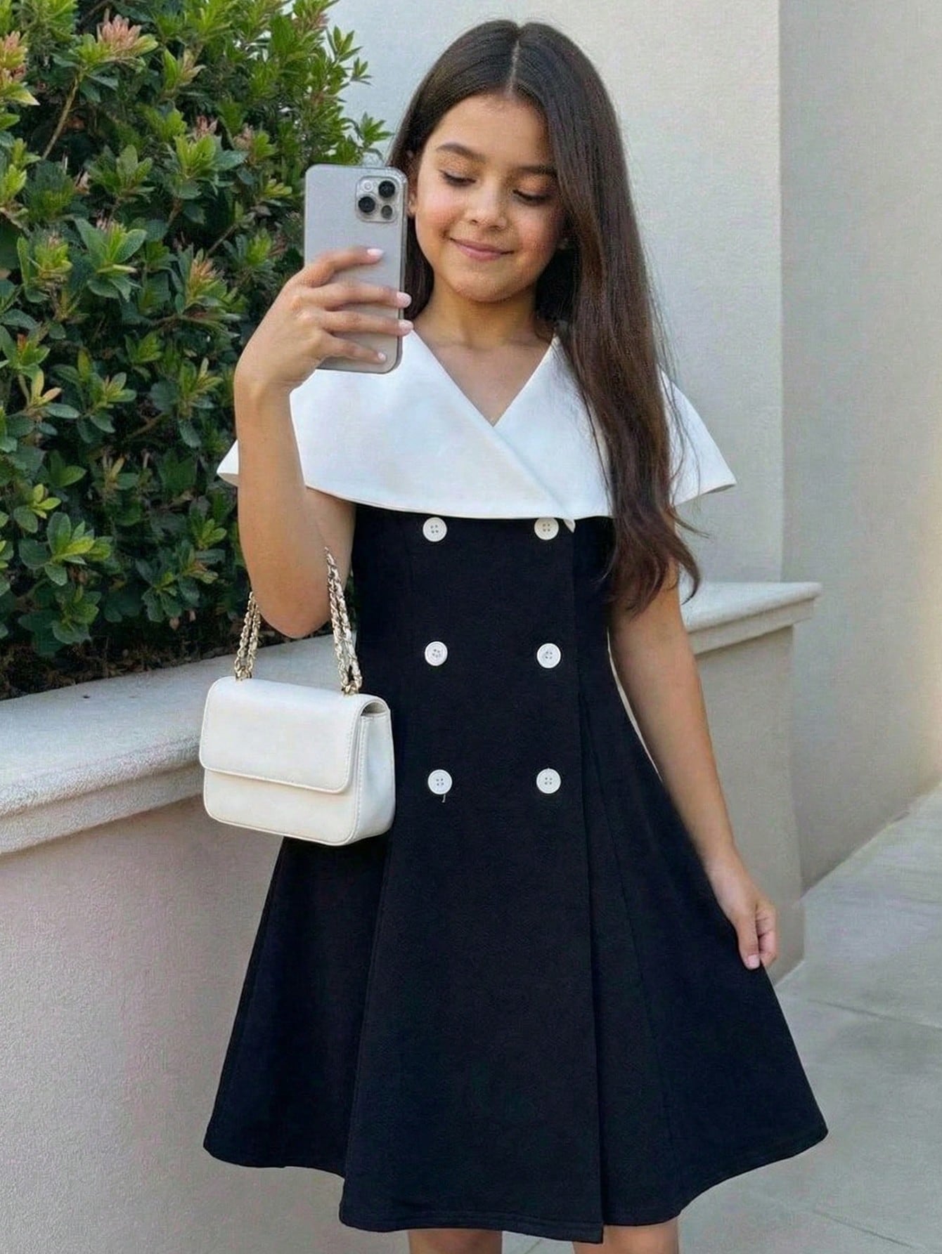 SHEIN فستان أنيق بتصميم خطوط اللون الأسود والأبيض...