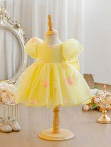 SHEIN Glamorique Kids 花童生日派对婚礼场合礼服，配有可拆卸大蝴蝶结，女婴黄色花瓣袖雪纺连衣裙，黄色网纱公主裙，饰有3D立体花朵，中东风格，轻盈透气，适合夏季、海滩、热带度假 - 黃色 - 查看 7