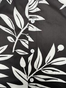 Manfinity RSRT 男士全印花纽扣短袖衬衫和斜插口袋短裤套装 - 彩色 - 查看 6