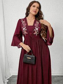 Modelyn Große Größen Elegantes Partykleid für Damen mit floraler Stickerei und geraffter Taille - Bordeaux - Übersicht 5