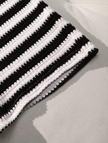 Sparklyn Bộ đồ lót nữ phong cách Y2K màu vàng trắng kẻ sọc, 2 món/set, thêu hình sao biển 3D, chất liệu vải họa tiết bong bóng, áo ống có dây đeo ẩn + quần short, mềm mại và thoải mái, phong cách ngọt ngào cho kỳ nghỉ biển, thích hợp cho mùa hè. - Đen và trắng - Xem 5