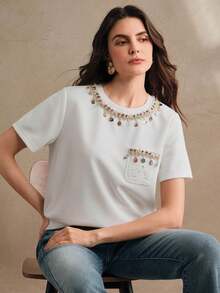 手工串珠亮片装饰圆领T恤，蕾丝口袋设计，宽松休闲短袖，度假风 - 白色 - 查看 1