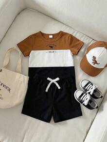 SHEIN Playful Pals 2件套婴幼儿男女通用0-3岁休闲撞色字母恐龙印花圆领短袖T恤和松紧腰短裤套装，适合儿童日常休闲穿着、男婴服装、夏季婴儿服装 - 棕色 - 查看 5