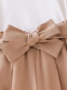 SHEIN Vintaside Kids Bộ 2 món áo vest không tay dệt kim cho bé sơ sinh/trẻ nhỏ với họa tiết hoa 5 cánh màu trắng và quần hoa cùng màu, trang phục mùa hè thời trang. - trắng - Xem 8