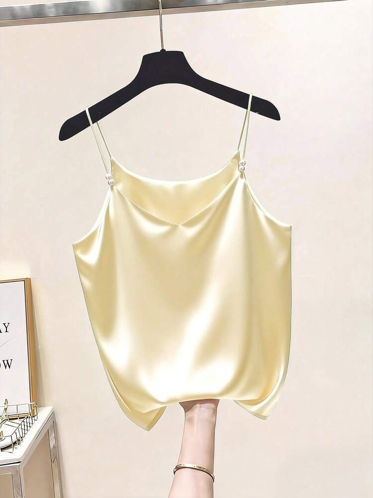 GlowEve 优雅通勤风精致法式V领缎面吊带背心，饰以珍珠，适合女性叠穿 - 淡黃色 - 查看 4