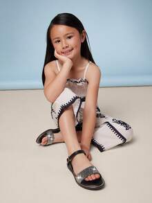 Mini mi Sandal đế bằng màu đen bằng da PU đính đá cho bé gái, quai cài mắt cá chân, đế viền vàng, kiểu dáng sang trọng và sẵn sàng cho mùa hè. - màu đen - Xem 4