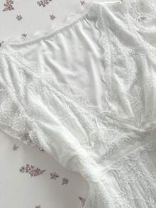 Elamini Áo thun crop top trắng tay ngắn cổ chữ V phối ren tương phản, thời trang, đa năng dành cho nữ mùa hè. - trắng - Xem 6