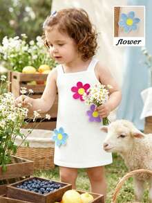 SHEIN Vintaside Kids Vestito casual di moda per bambine per primavera/estate, stile vacanziero, nuovo arrivo, decorazione floreale 3D all'uncinetto colorata, tessuto lavorato a maglia traforato senza maniche, silhouette dritta, adatto per bambine carine, dolce e confortevole, di moda per pendolarismo, adatto per uscite quotidiane, vacanze, spiaggia, festività, indossare in primavera/estate, tessuto morbido, abiti estivi. Abiti eleganti da festa. Vestito soffice. - Bianco - Visualizzare 7