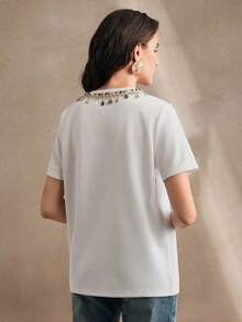 手工串珠亮片装饰圆领T恤，蕾丝口袋设计，宽松休闲短袖，度假风 - 白色 - 查看 2