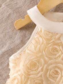 女婴纯色3D立体花朵吊带上衣和A字裙两件套。3D立体花朵面料增添无限魅力。设计美观舒适，无袖上衣搭配A字裙，尽显小女孩的甜美活泼。无论是户外度假还是与家人朋友聚会，宝宝都能成为众人瞩目的焦点。适合各种场合。 - 杏色 - 查看 7