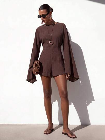 Zivah 2025 秋冬新款音乐节、复活节、圣帕特里克节、万圣节、圣诞节、情人节、约会、西部、游牧风格场合穿着：圆领斗篷袖、喇叭袖口、收腰、腰带连体衣短裤