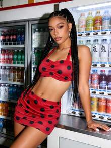 Slouenne Slouenne Bộ 2 món gồm áo croptop chấm bi gợi cảm và chân váy mini xếp ly dành cho nữ. - Đỏ - Xem 5