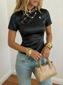 SHEIN EZwear 女士休闲优雅新款中国风缎面纽扣小马图案印花衬衫，新款中国风纽扣领短袖修身衬衫，春夏新品，外套上衣，黑色缎面衬衫，Y2K风格穿搭，休闲穿搭，夏季穿搭，户外穿搭，女士短袖上衣，新款T恤，最新款女士上衣，女士新款Polo衫，女士新款优雅修身上衣 - 彩色 - 查看 3