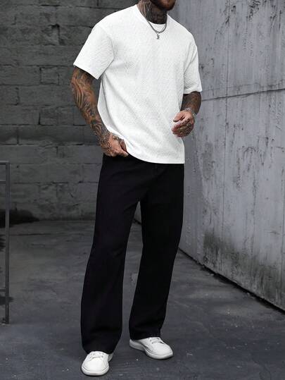 Manfinity Homme Áo thun nam chất liệu có họa tiết, thời trang và đa năng, phù hợp mặc hàng ngày.