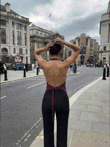 Firerie 女士V领露背吊带无袖上衣，优雅百搭，适合日常通勤、红色背心衬衫、性感街头风上衣、春夏装、约会、派对、音乐节、工作、返校、年会、度假、波西米亚风、海滩等场合。 - 酒紅色 - 查看 4