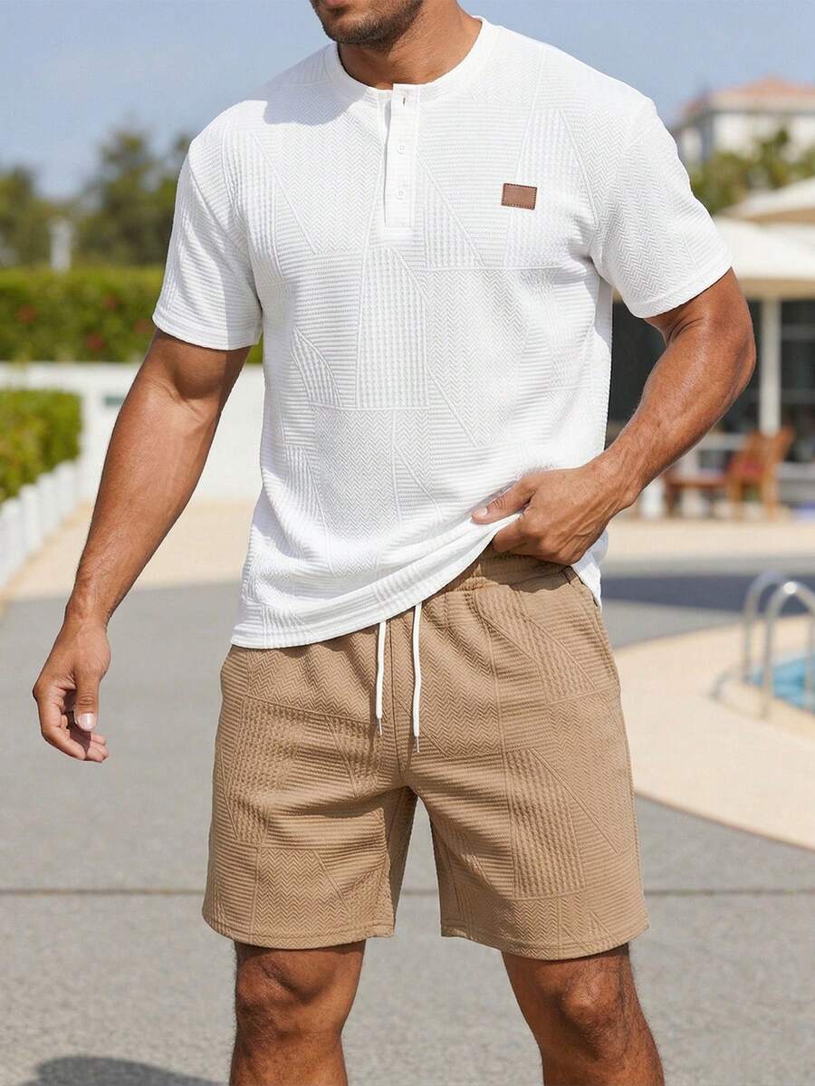 Manfinity Homme 男士V领罗纹T恤+抽绳短裤套装，男士两件套休闲短袖套装，夏季男士运动套装，米色服装，男士夏季服装，男士经典款，日常休闲，周末旅行，户外活动，探险旅行，轻松的工作环境或半正式场合，男友/丈夫礼物，周年纪念/生日礼物，派对，夏季假期，婚礼，春夏，复活节男士夏季服装，男士度假服装，男士纽扣针织Polo衫夏季套装，男士白色沙滩装 - 彩色 - 查看 1