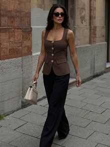 Firerie 女士方领金属扣装饰无袖衬衫，女士深咖啡色背心，金属扣装饰上衣，秋冬叠穿衬衫，优雅办公室衬衫，春秋冬皆宜，优雅百搭，通勤、约会、毕业典礼、舞会、演出、音乐会、工作、年会等场合皆可穿着 - 摩卡棕 - 查看 4