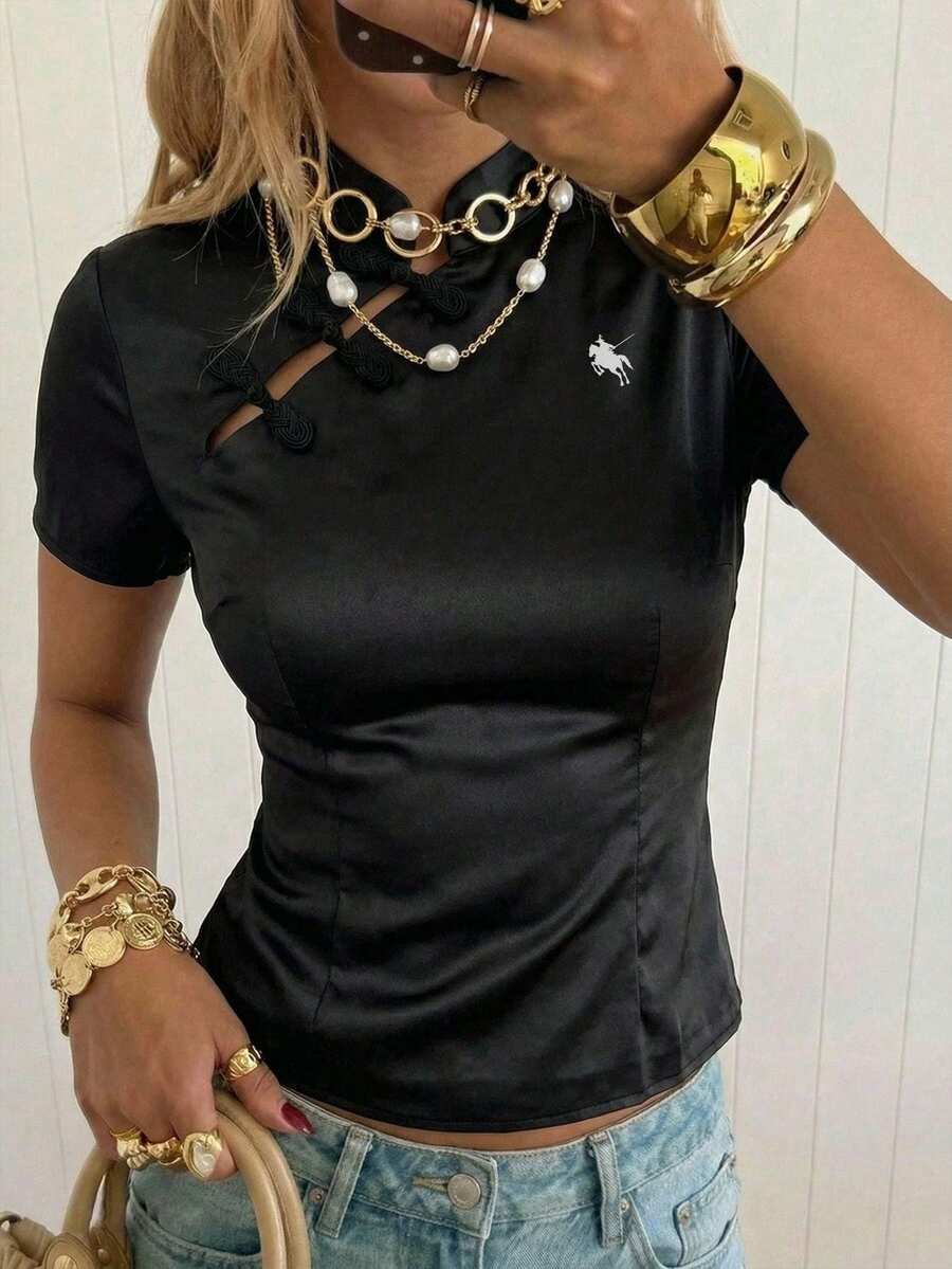 SHEIN EZwear 女士休闲优雅新款中国风缎面纽扣小马图案印花衬衫，新款中国风纽扣领短袖修身衬衫，春夏新品，外套上衣，黑色缎面衬衫，Y2K风格穿搭，休闲穿搭，夏季穿搭，户外穿搭，女士短袖上衣，新款T恤，最新款女士上衣，女士新款Polo衫，女士新款优雅修身上衣 - 彩色 - 查看 1