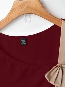 GlowEve CURVE Áo thun ngắn tay nữ cỡ lớn kiểu dáng thường ngày thắt nơ phối màu tương phản - Màu Đỏ Sâu - Xem 4