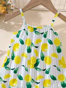 SHEIN 1 chiếc đầm không tay in hình chanh cho bé gái 4-7 tuổi, chất liệu nhẹ, màu sắc tươi tắn và dễ thương, phù hợp cho kỳ nghỉ biển/mặc thường ngày, mùa hè. - Nhiều màu - Xem 3