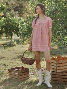 WESTFADE 同色系格纹和钩编蕾丝圆领短泡泡袖层叠荷叶边娃娃迷你连衣裙，适合春季、夏季、度假、休闲、海滨、牛仔、波西米亚风、农贸市场、野餐、假期、海滩、节日、西部风、纳什维尔、牛仔竞技服、乡村音乐会等场合。 - 粉色 - 查看 2