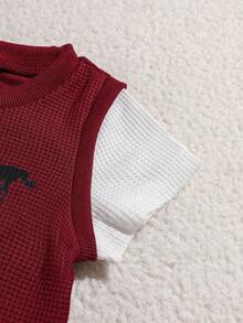 SHEIN Playful Pals 3件組男嬰夏季套裝 可愛酒紅色華夫格面料 2合1上衣短褲 & 帽子套裝 圓領 幼童服裝 適用於海灘戶外 & 度假 - 紅色 - 查看 6