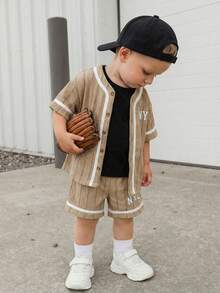 SHEIN 男女宝宝两件套休闲可爱卡其色棒球外套和短裤套装，春夏男宝宝服装，套装，街头风 - 卡其色 - 查看 1