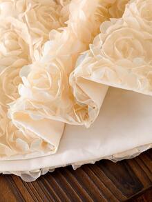 女婴纯色3D立体花朵吊带上衣和A字裙两件套。3D立体花朵面料增添无限魅力。设计美观舒适，无袖上衣搭配A字裙，尽显小女孩的甜美活泼。无论是户外度假还是与家人朋友聚会，宝宝都能成为众人瞩目的焦点。适合各种场合。 - 杏色 - 查看 6