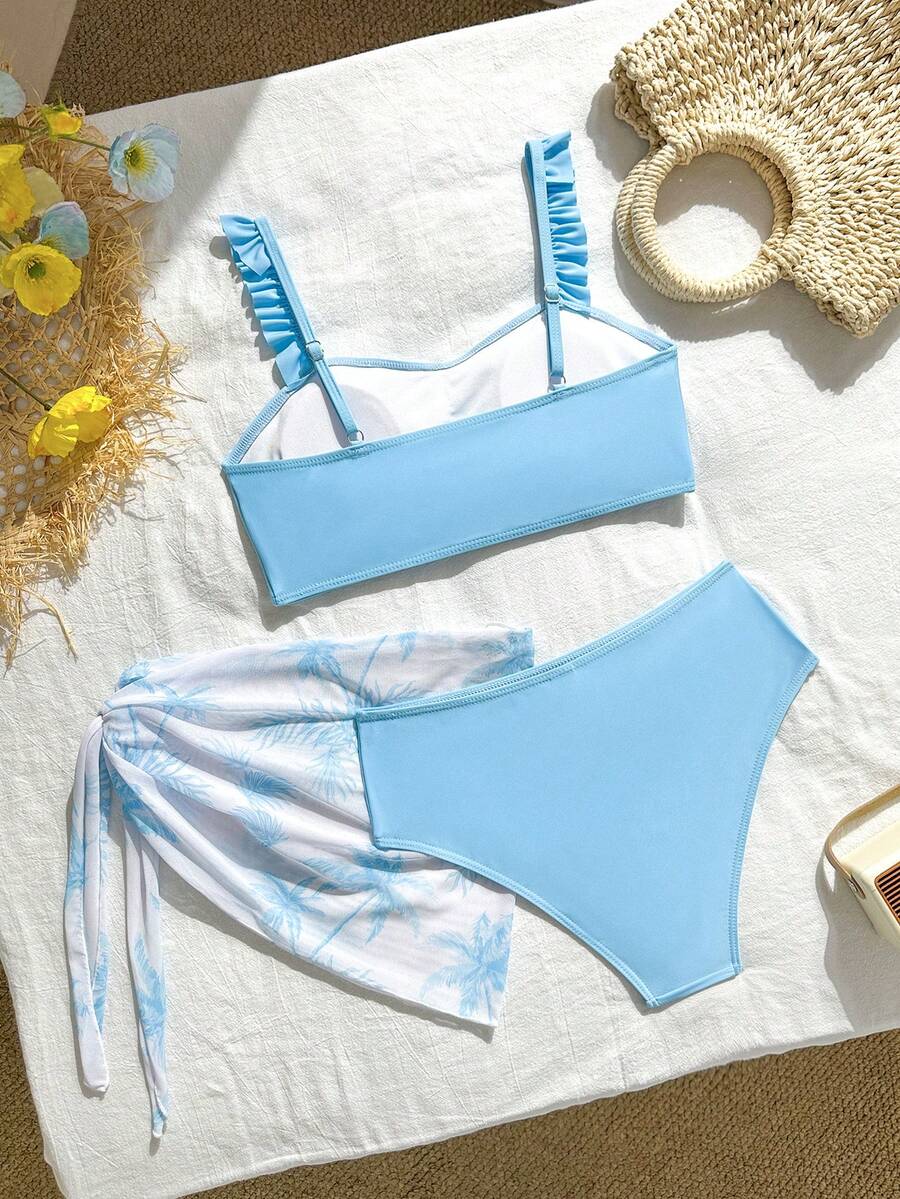 SHEIN Bộ bikini cho bé gái tuổi teen, màu xanh nhạt xếp ly, xẻ tà, váy voan lưới họa tiết cây dừa, set 3 mảnh cho mùa hè. Đồ bơi mới, thân thiện với da, nhanh khô, thiết kế dây đeo vai, cạp cao ôm sát hông, thích hợp cho kỳ nghỉ biển, bãi biển, hồ bơi, công viên nước, phong cách tươi trẻ và dịu dàng. - Màu xanh lam - Xem 1