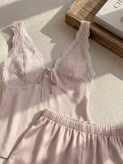 Resyla Bộ đồ ngủ 2 món kiểu Bohemian gồm áo hai dây và quần viền ren, đồ mặc nhà thoải mái cho nữ.