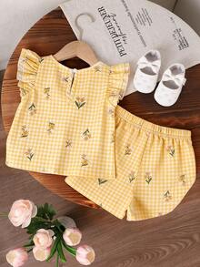 SHEIN Vintaside Kids Bộ đồ hè cho bé gái kẻ caro và hoa nhí, họa tiết thực vật cổ điển, áo tay phồng đáng yêu với nơ trang trí và quần short, trang phục thoải mái thường ngày cho hoạt động ngoài trời, phong cách vải lanh đảo. - Màu vàng - Xem 3