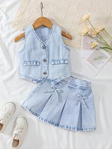 Elladie kids 少女休闲时尚学院风牛仔套装，上衣+裤子，浅蓝色水洗复古V领无袖背心+百褶迷你裙，蝴蝶结装饰，适合春、夏、秋季日常穿着，也适合上学、玩耍、校园风、户外活动等场合。 - 淺色水洗藍 - 查看 3