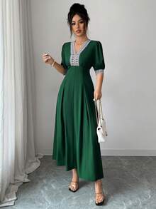 SHEIN Elenzya 新款女士几何拼接V领优雅连衣裙 - 綠色 - 查看 7