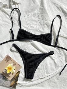 Swim Mod 夏季女士两件套沙滩装，特殊纹理面料吊带露脐吊带上衣，后背交叉设计，搭配高衩镂空双带比基尼泳裤，女童泳装 - 黑色 - 查看 1