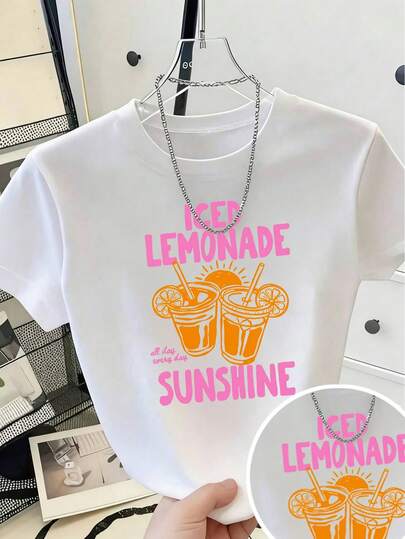 黑色纯色短袖上衣，适合外出、通勤和上学穿着。