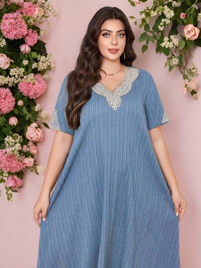 Al Najma Đầm hè dáng rộng tay ngắn cổ chữ V cho nữ cỡ lớn, chất liệu vải dệt họa tiết thêu và ghép mảnh, màu xanh dương.