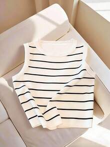 SHEIN LUNE Áo hai dây dáng rộng, tối giản với họa tiết kẻ sọc và màu trắng trơn, tạo nên phom dáng tôn dáng. - Đen và trắng - Xem 4