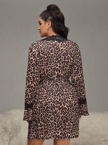 SHEIN 大码女式V领蕾丝边休闲家居服睡袍 - 咖啡棕 - 查看 2